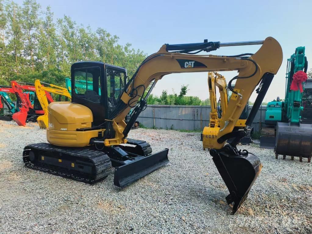 CAT 304 C CR ミニ油圧ショベル 7t以下（ミニユンボ・ミニディガー）