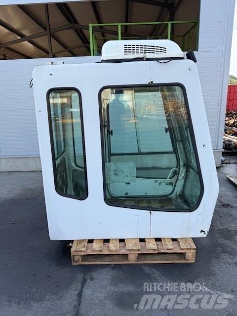Liebherr CAB SERIE B キャビン及び内装