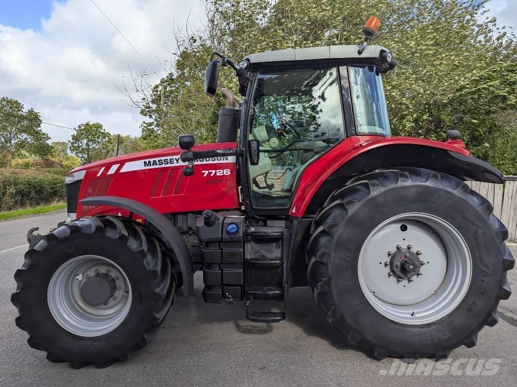 Massey Ferguson 7726 トラクター