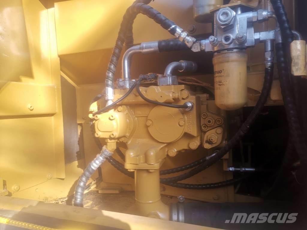 CAT 320 D 大型油圧ショベル12t以上（パワーショベル・ユンボ）