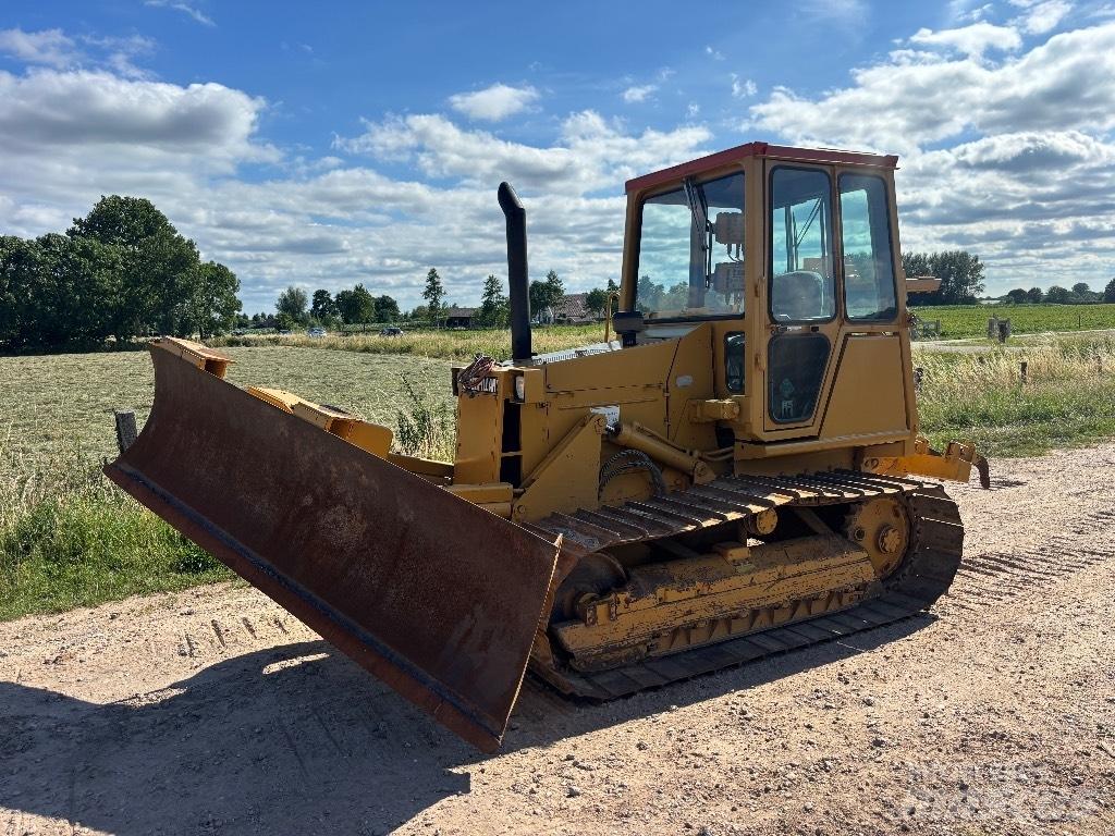 CAT D 4 C ブルドーザー