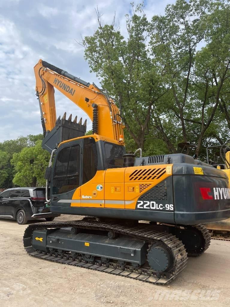 Hyundai 220LC-9S 中型油圧ショベル 7ｔ-12ｔ（ユンボ・パワーショベル・バックホー）
