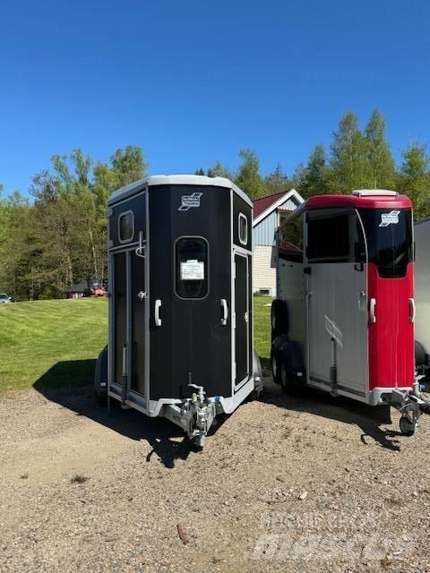 Ifor Williams HB 506 家畜輸送用セミトレーラー