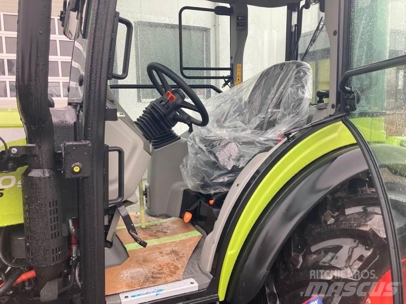 CLAAS NEXOS 240 S トラクター