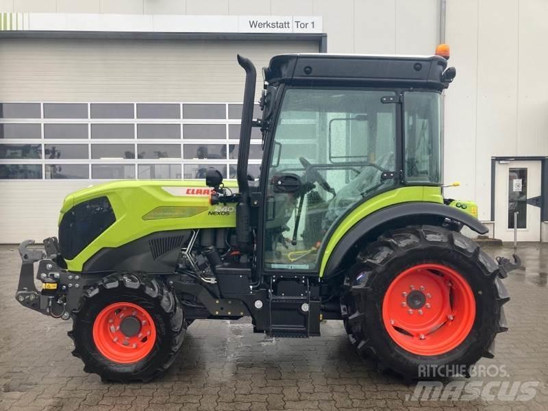 CLAAS NEXOS 240 S トラクター