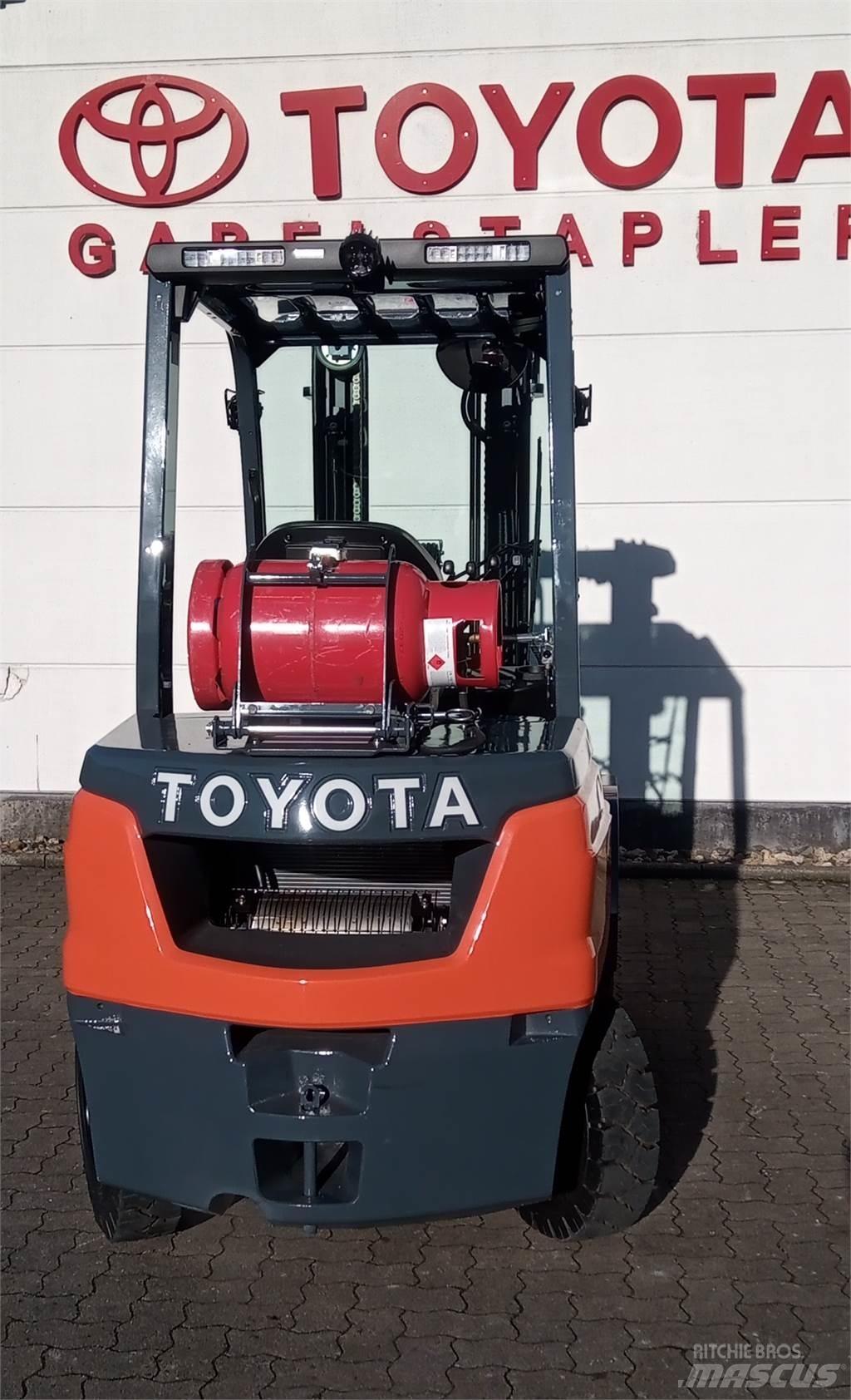 Toyota 02-8FGF30 LPGフォークリフト