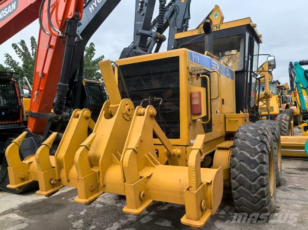 SEM 919 モーターグレーダー