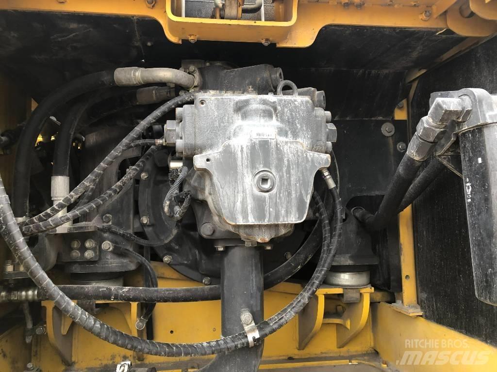 Komatsu 300 -7 大型油圧ショベル12t以上（パワーショベル・ユンボ）
