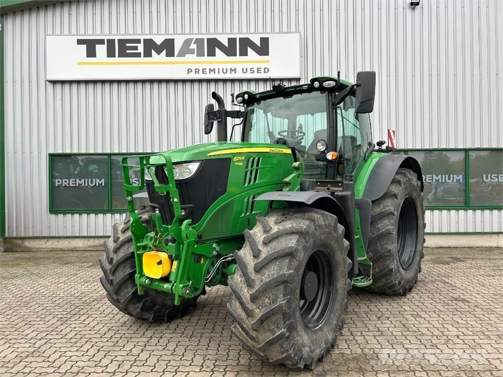 John Deere 6215R トラクター