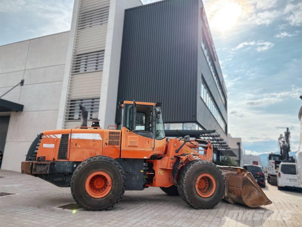 Doosan DL 300 ホイールローダー・タイヤショベル