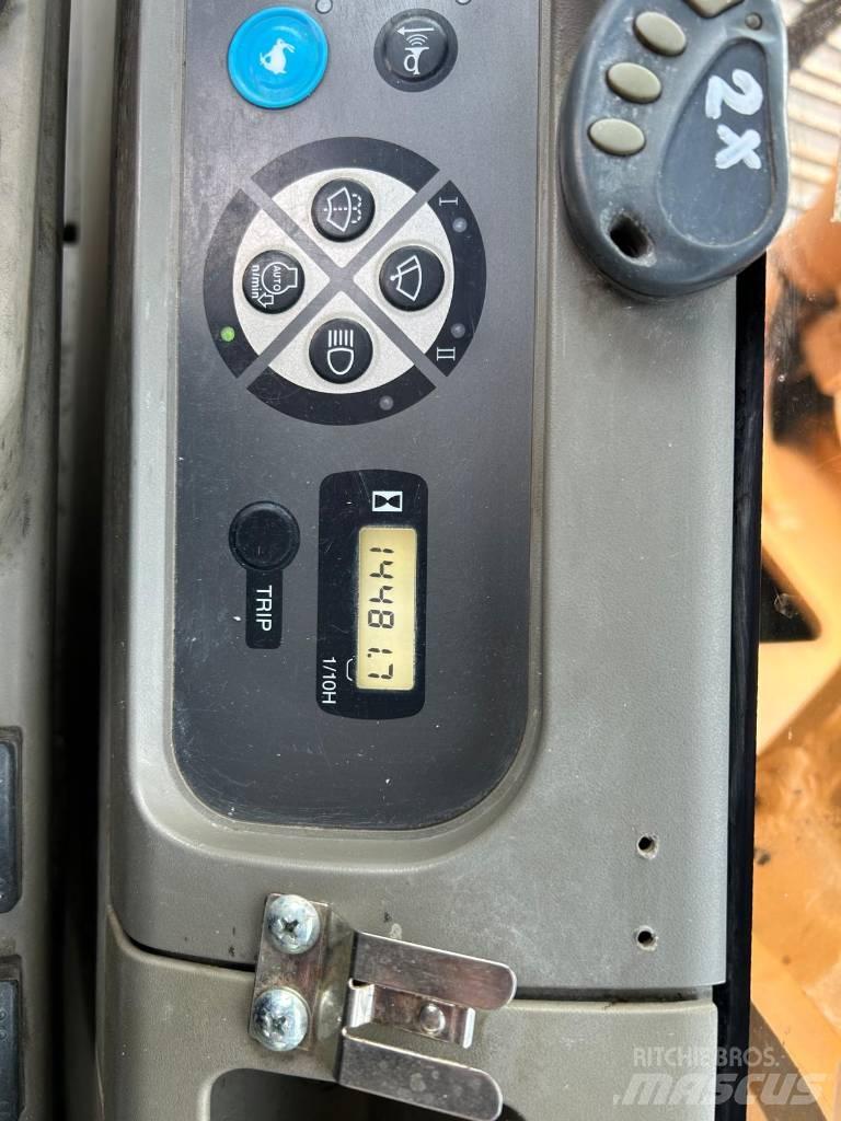 CASE CX 210 B LC 大型油圧ショベル12t以上（パワーショベル・ユンボ）