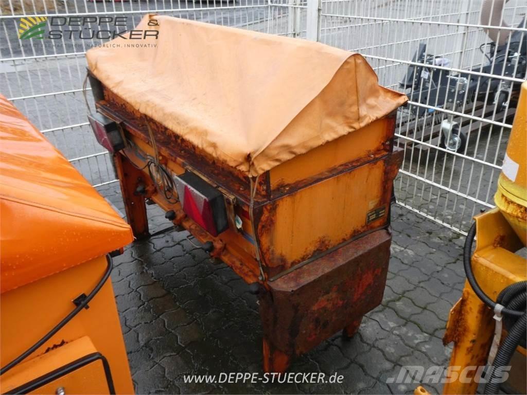 Rauch UKS 120 砂と塩撒き専用車