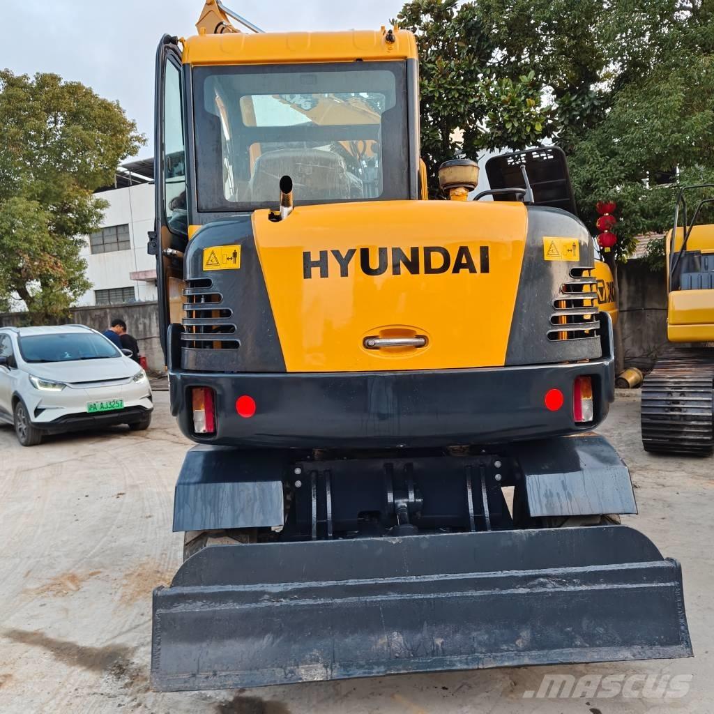 Hyundai 60 W VS ホイール式油圧ショベル（パワーショベル・ユンボ・バックホー）
