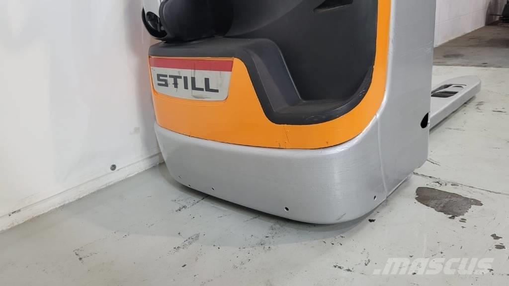 Still EXV 10 自走式スタッカー