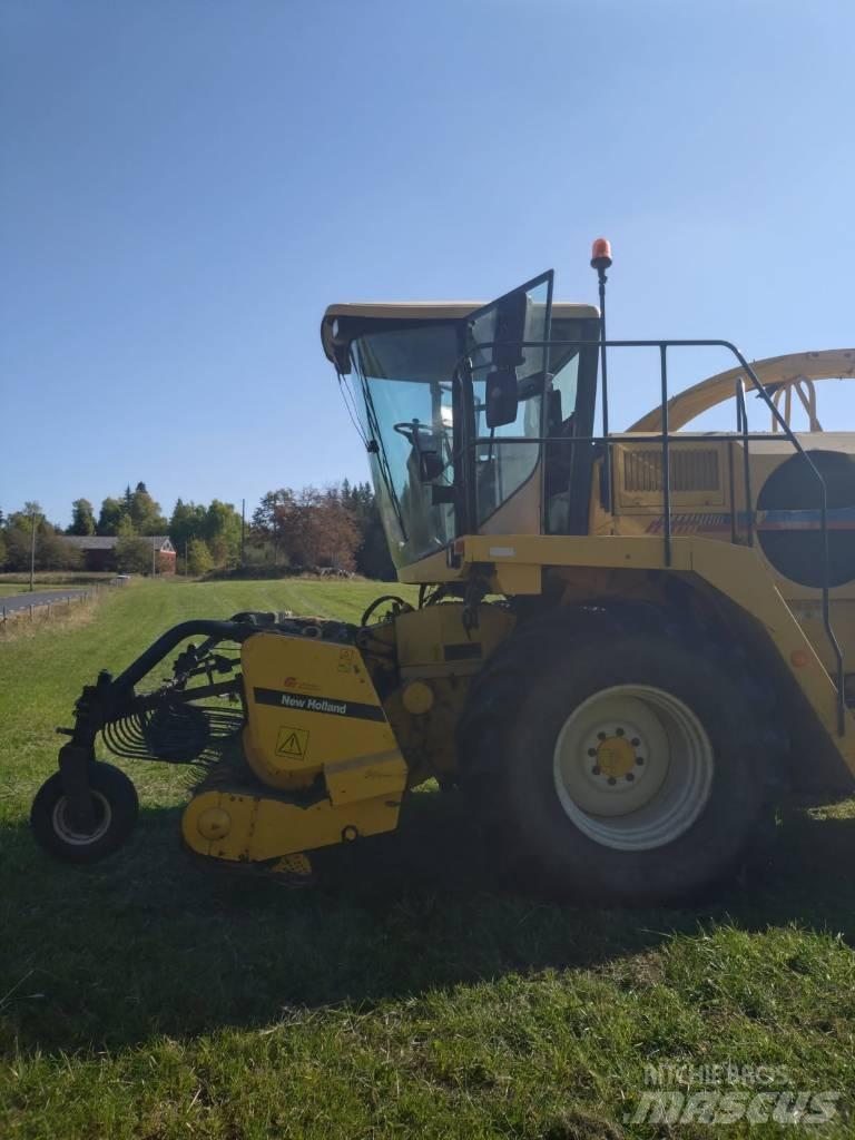 New Holland FX 38 自走式フォレージハーベスター
