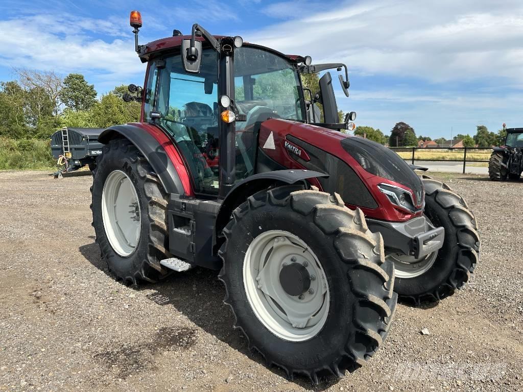 Valtra G 115 Active トラクター
