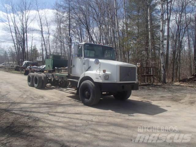 Volvo WG キャブ付きシャーシ