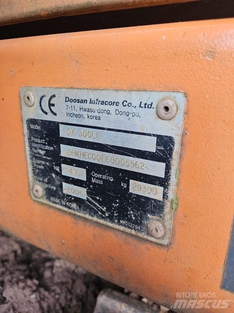 Doosan DX 300 LC-5 大型油圧ショベル12t以上（パワーショベル・ユンボ）