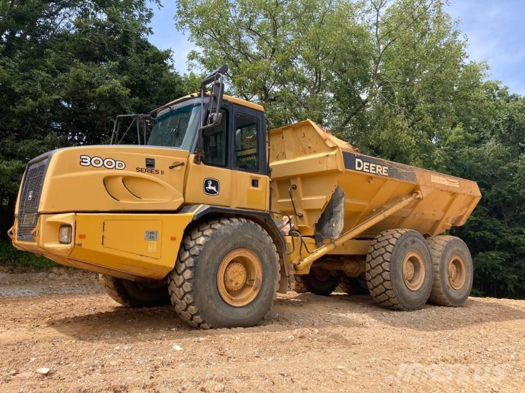 John Deere 300 D アーティキュレート式ダンプトラック