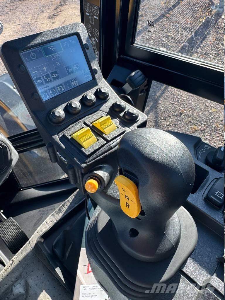 CAT 908 ホイールローダー・タイヤショベル