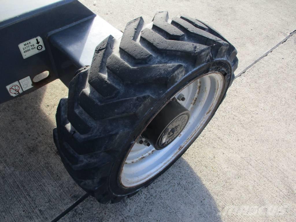 JLG 340 AJ (511) 小型自走式ブームリフト