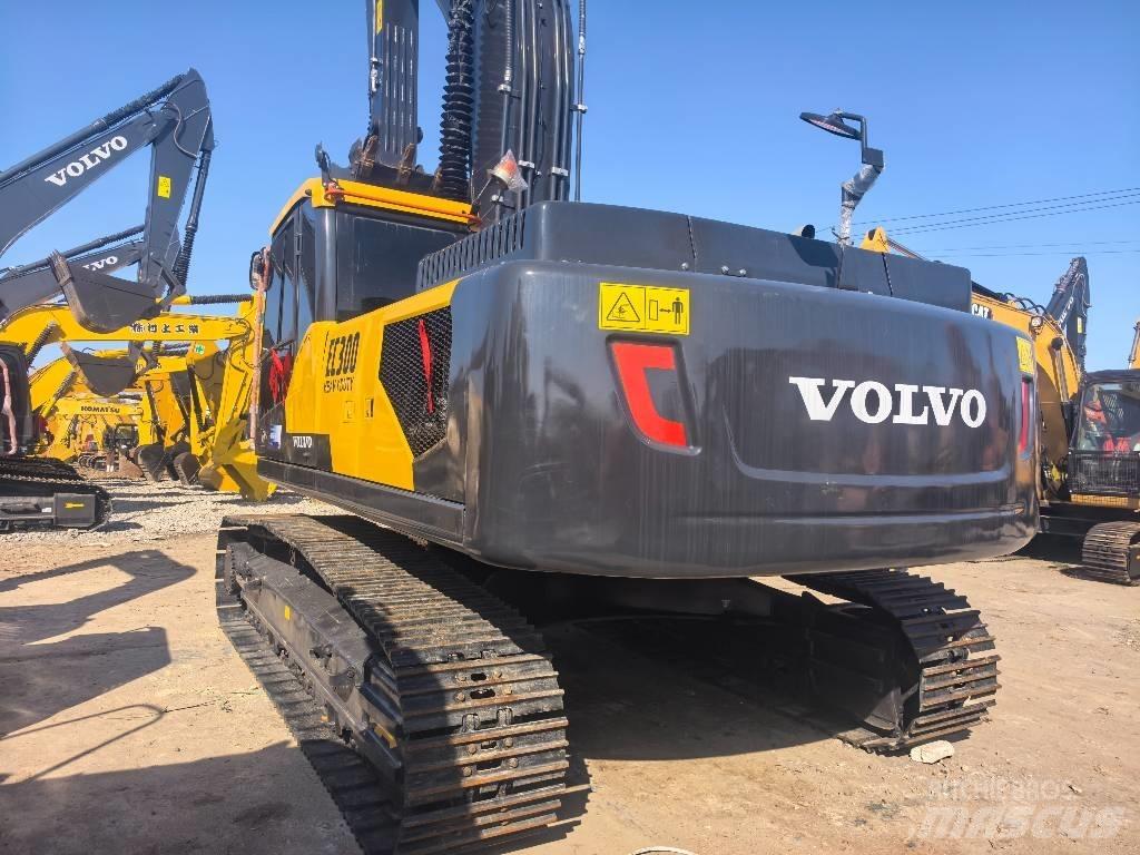 Volvo EC 300 D L 大型油圧ショベル12t以上（パワーショベル・ユンボ）