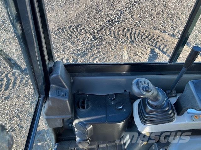 Komatsu PC16R HS ミニ油圧ショベル 7t以下（ミニユンボ・ミニディガー）