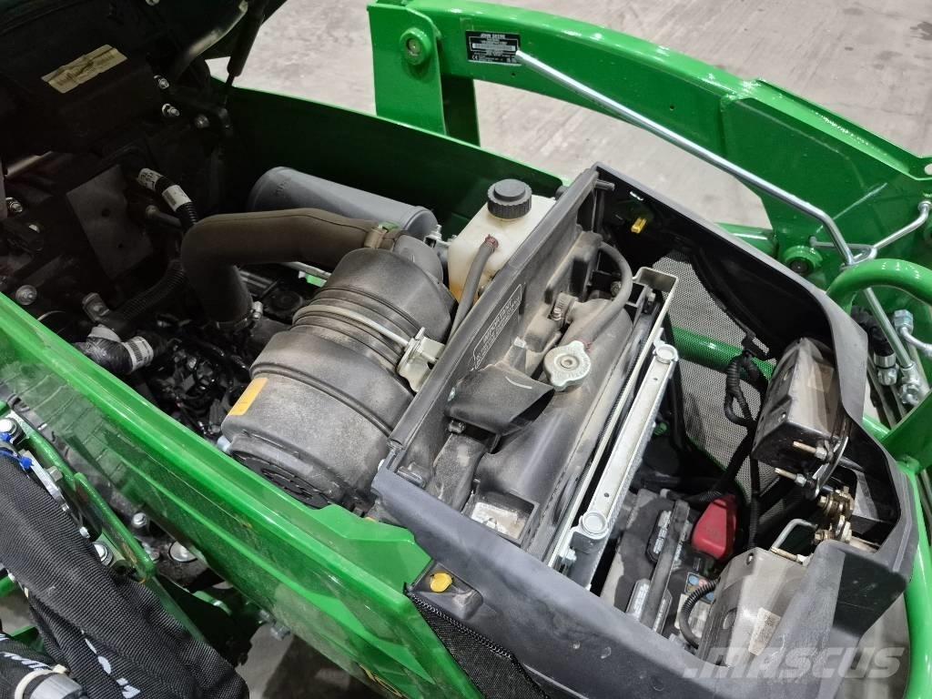 John Deere 1025 R トラクター