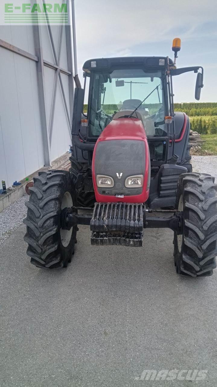 Valtra N101 PRO トラクター