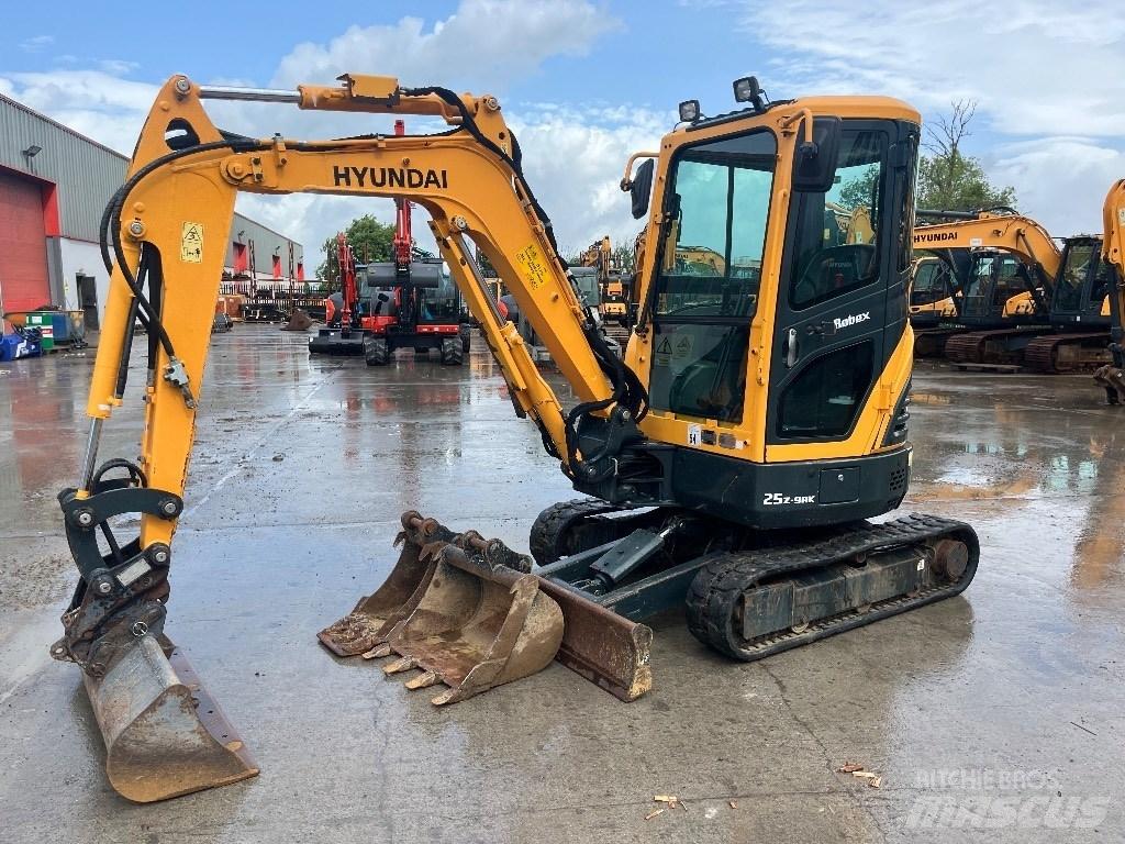 Hyundai R25Z-9 AK ミニ油圧ショベル 7t以下（ミニユンボ・ミニディガー）