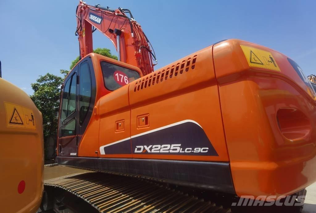 Doosan DX 225 LC-9C 大型油圧ショベル12t以上（パワーショベル・ユンボ）