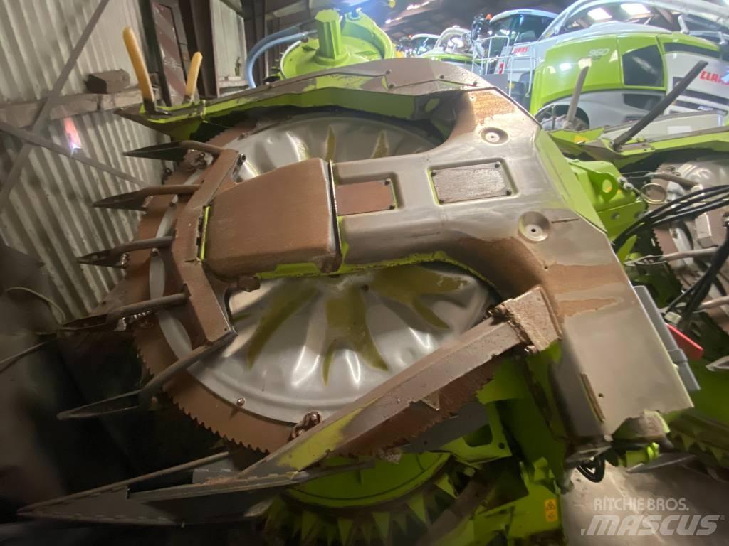 CLAAS Orbis 600 AC 自走式フォレージハーベスター