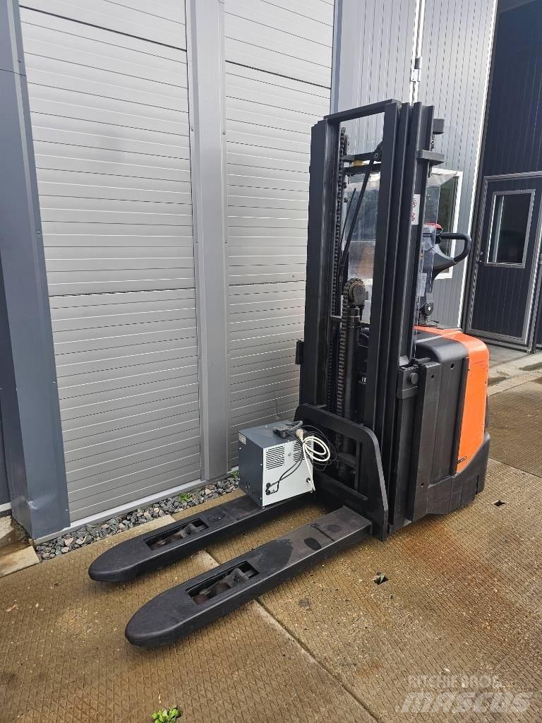 BT SPE 125 L 4150mm ウォーキンフォークリフト