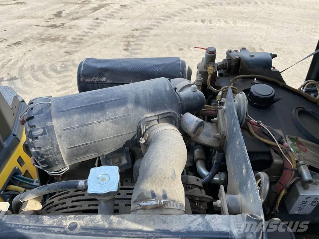 Bomag BW 100 AD-5 タンデムローラ