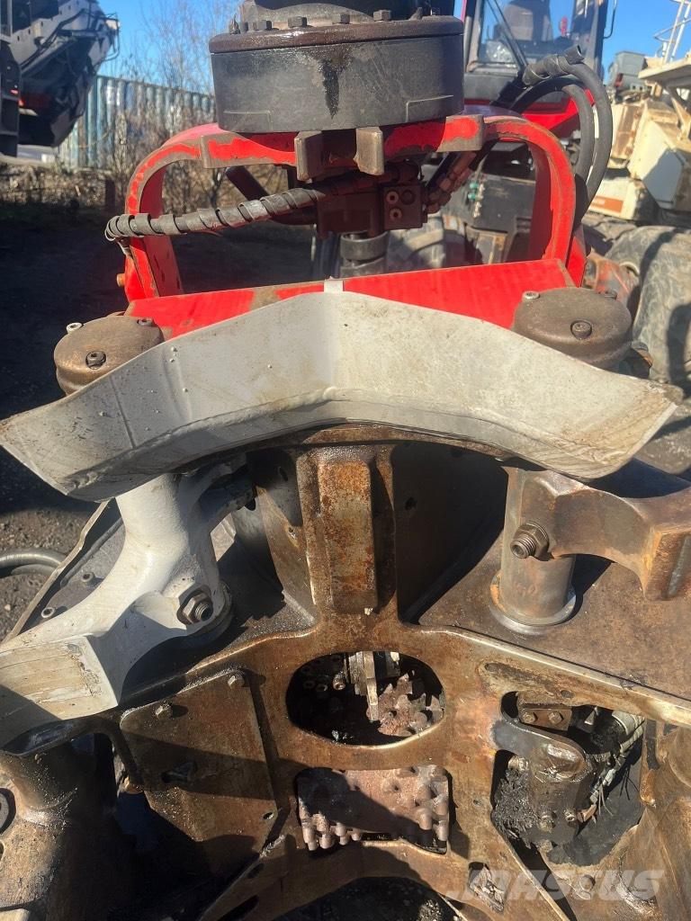 Komatsu 901 TX ハーベスター