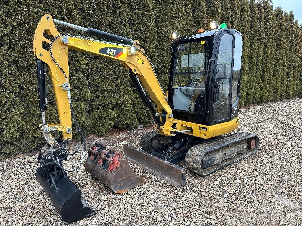 CAT 302.7 D CR ミニ油圧ショベル 7t以下（ミニユンボ・ミニディガー）