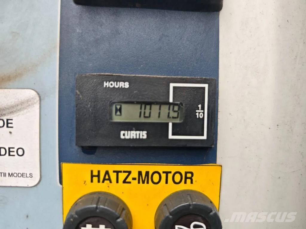 Dino 160 XT 高所作業台付トレーラー