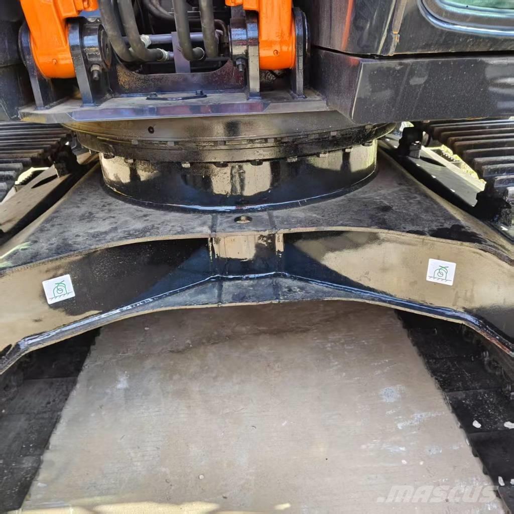 Hitachi ZX 130 LC 大型油圧ショベル12t以上（パワーショベル・ユンボ）