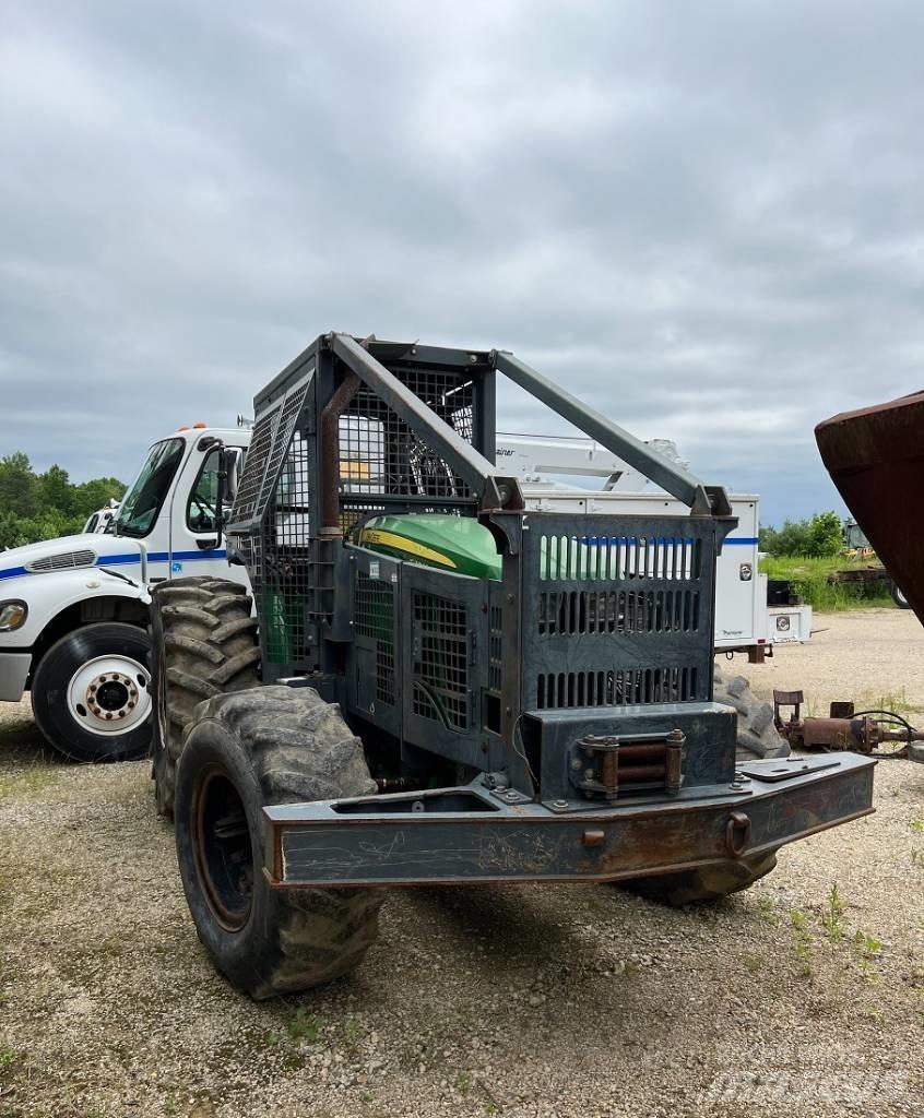John Deere 5100 M トラクター