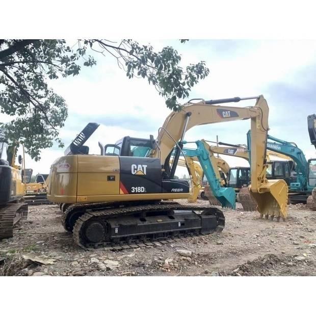 CAT 318d2 大型油圧ショベル12t以上（パワーショベル・ユンボ）