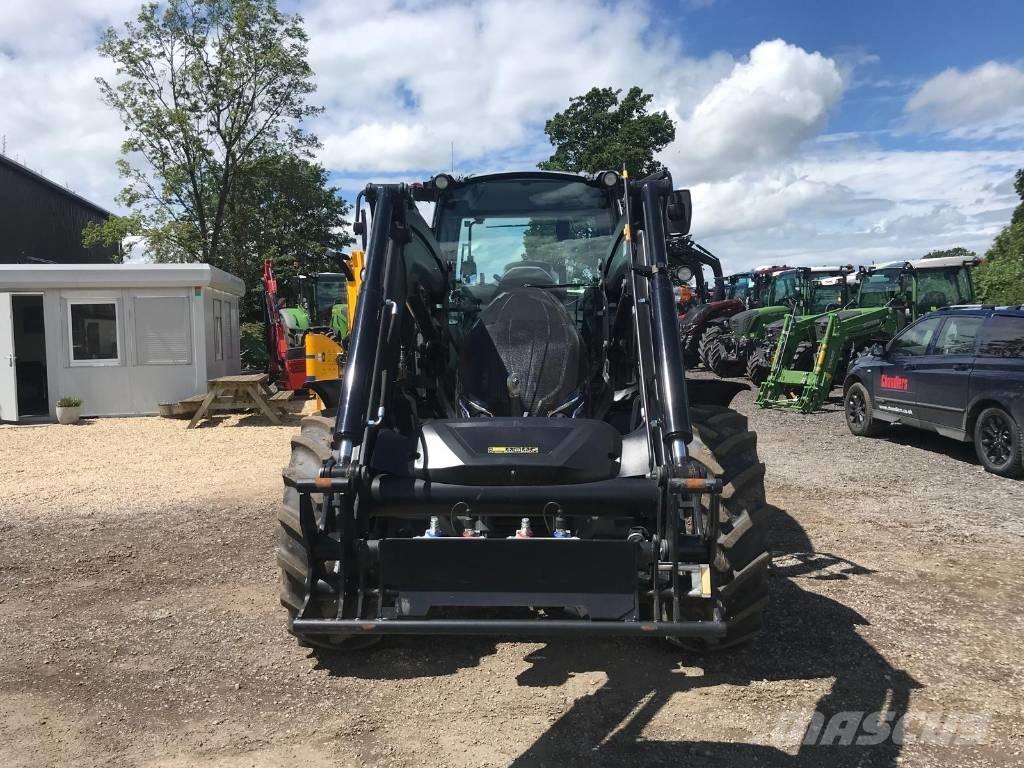 Valtra G 135 A トラクター