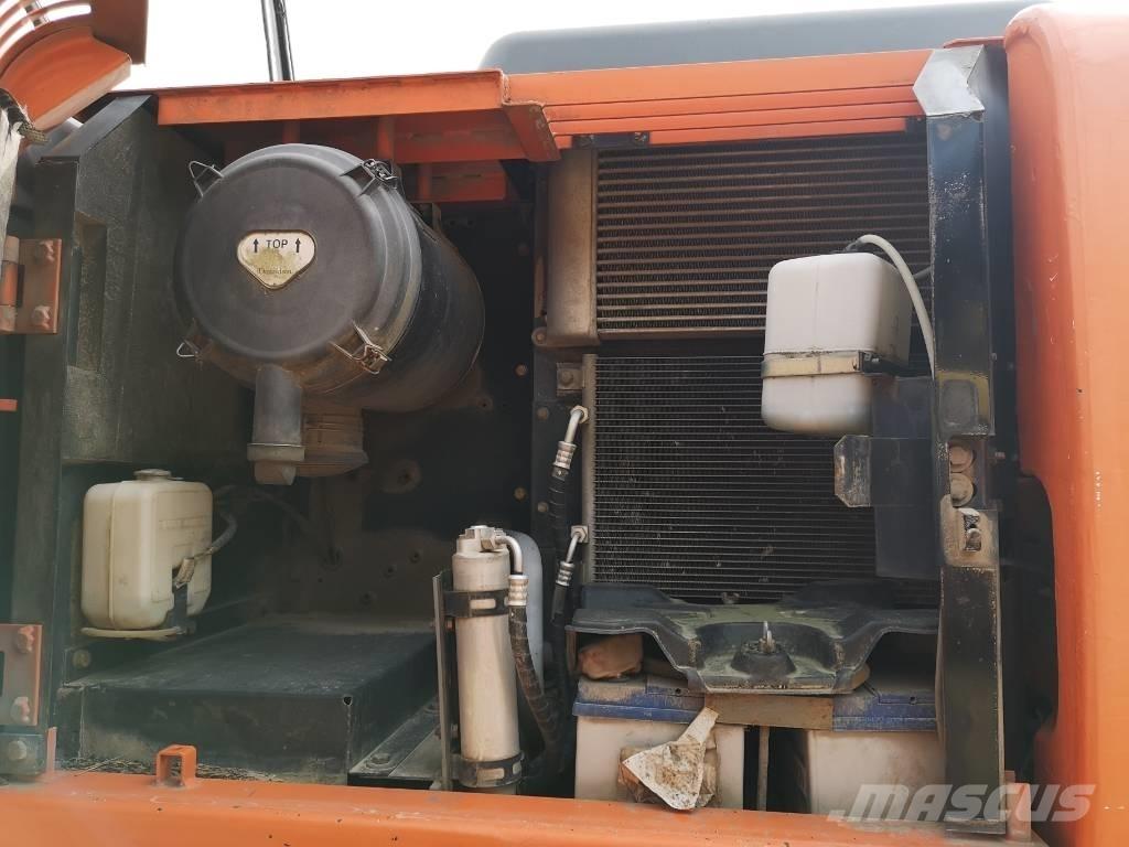 Hitachi ZX 130 W ホイール式油圧ショベル（パワーショベル・ユンボ・バックホー）