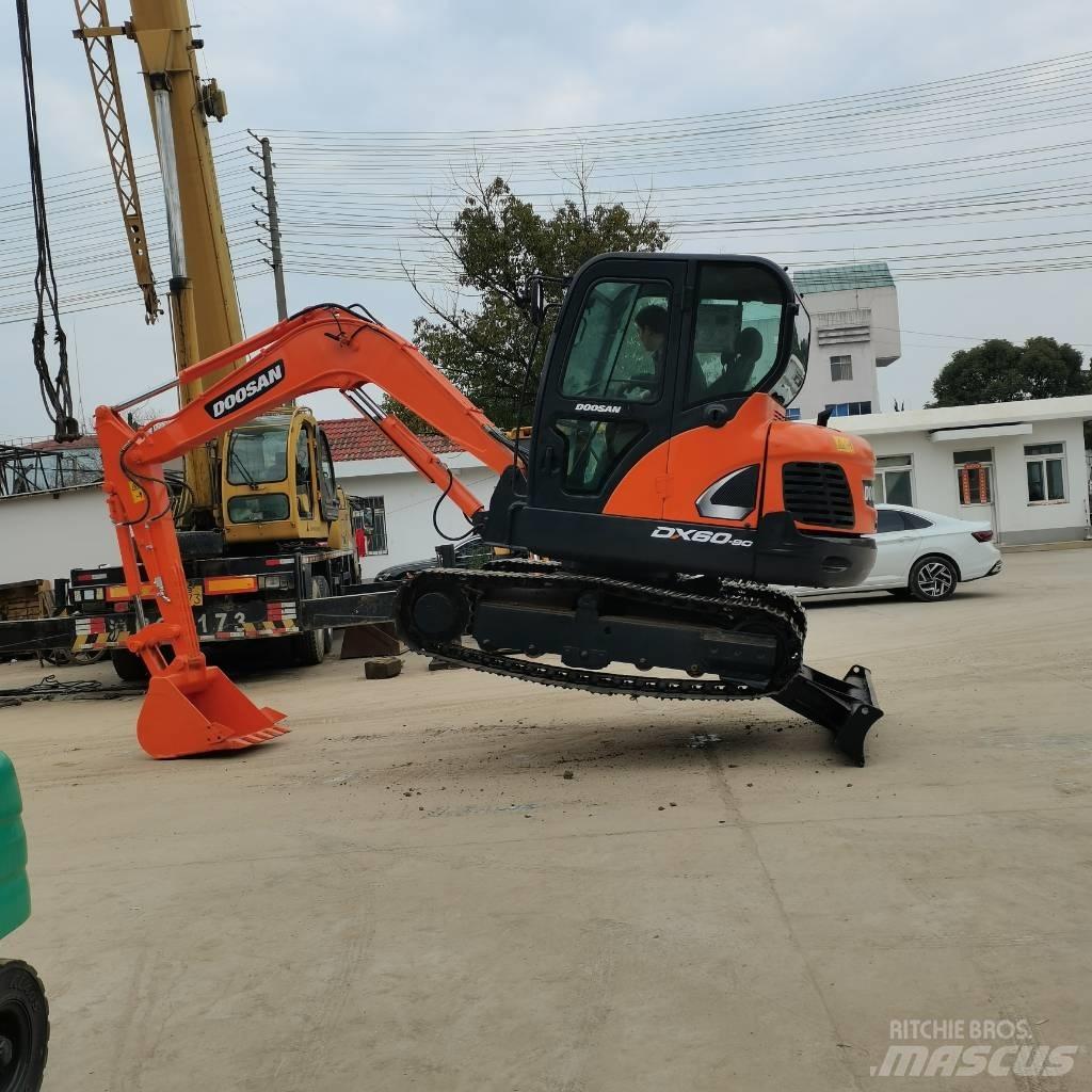 Doosan DX 60 大型油圧ショベル12t以上（パワーショベル・ユンボ）