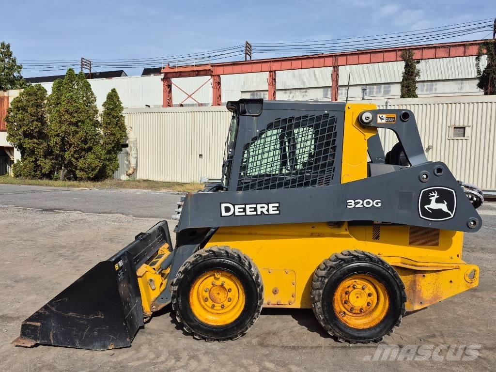 John Deere 320G スキッドステアローダー