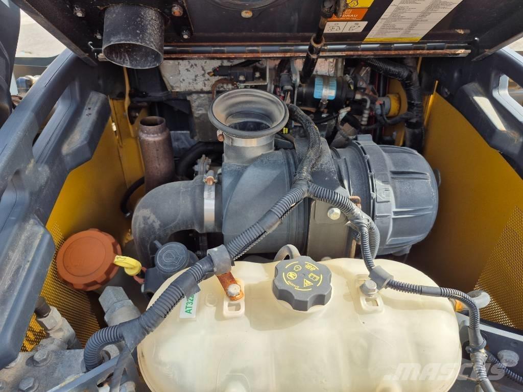 John Deere 320G スキッドステアローダー