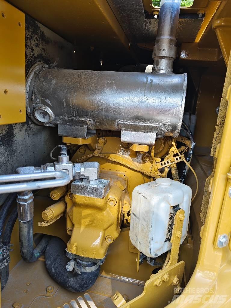 CAT 310 大型油圧ショベル12t以上（パワーショベル・ユンボ）
