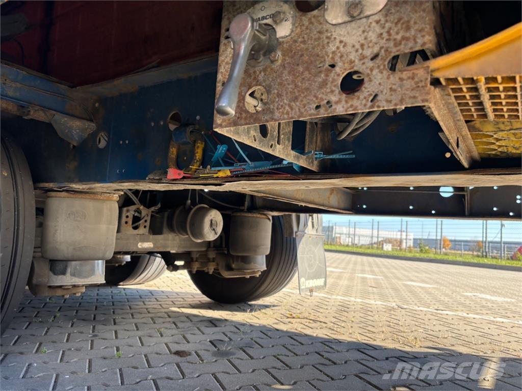 Krone SD ボックスボディートレーラー