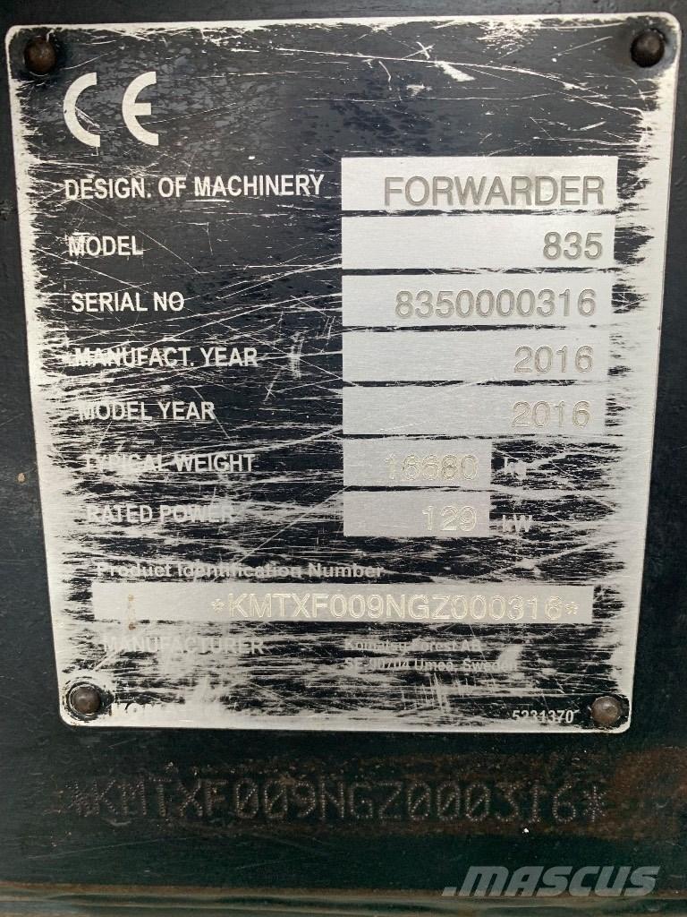 Komatsu 835 フォワーダー