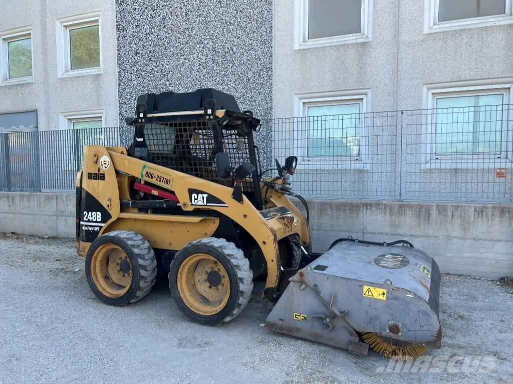 CAT 248 B HF-XPS スキッドステアローダー