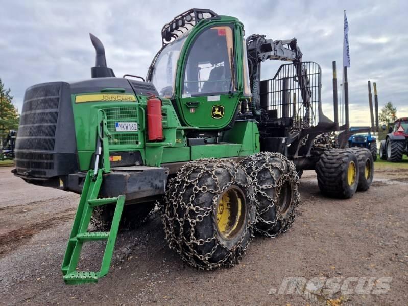 John Deere 1110 G フォワーダー